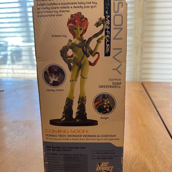 Ame-Comi series 1 action figure- poison ivy - Picture 4 of 5